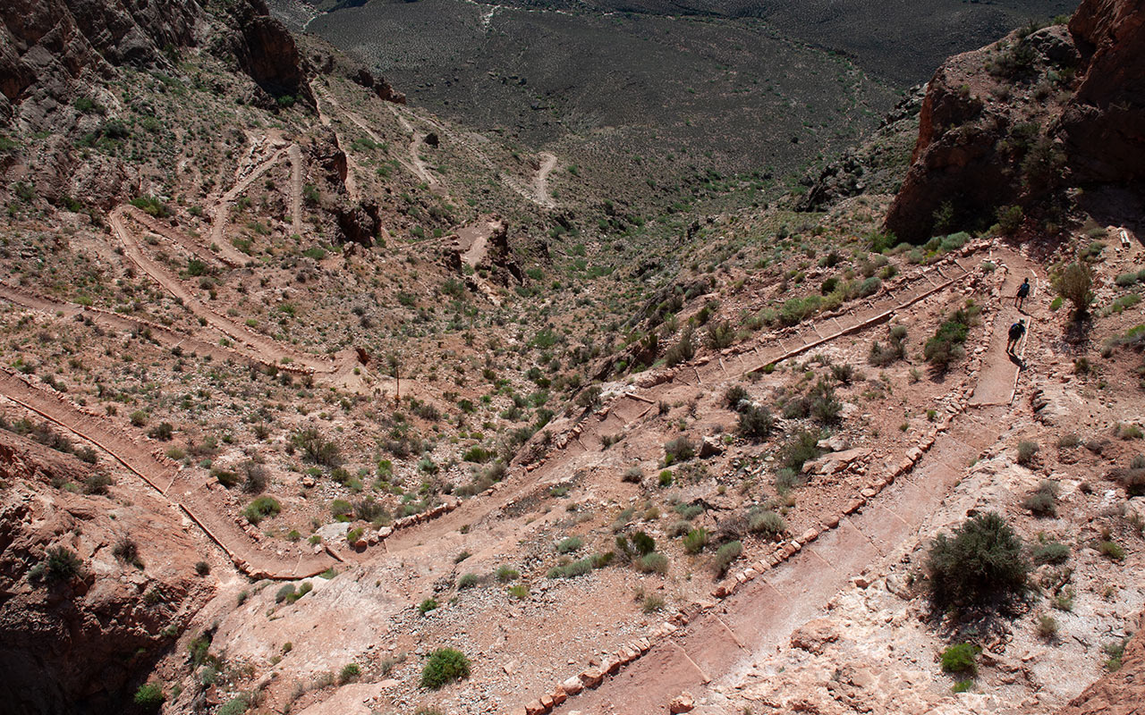 Switchbacks Below Skeleton Point