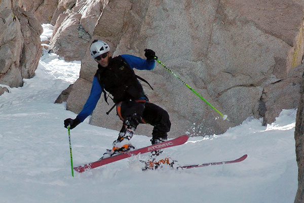 Skiing Mount Muir in the Motus Crew