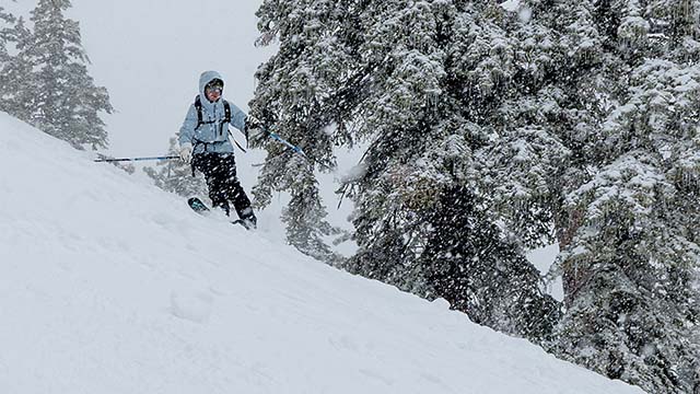 Skiing in a blizzard at Waterman Ski Lifts